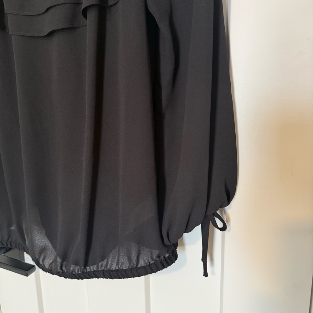 Elegant Black Ruffle Blouse - Picture 3 of 6